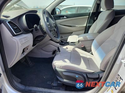 Zdjęcie 7 z 11 samochodu: 2019 HYUNDAI TUCSON SE VIN:KM8J23A40KU880965 - miniatura
