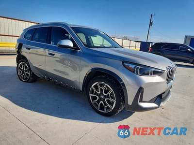 Czwarte zdjęcie samochodu z boku: 2024 BMW X1 XDRIVE28I VIN:WBX73EF02R5Z78447 - miniatura
