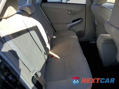 Zdjęcie 10 z 13 samochodu: 2013 TOYOTA PRIUS TWO VIN:JTDKN3DU1D0343480 - miniatura