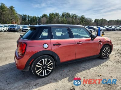 Trzecie zdjęcie samochodu z tyłu: 2021 MINI COOPER S VIN:WMWXU9C01M2N39995 - miniatura