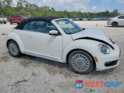 Czwarte zdjęcie samochodu z boku: 2013 VOLKSWAGEN BEETLE VIN:3VW5P7ATXDM822632 - miniatura
