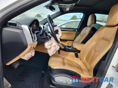 Zdjęcie 7 z 12 samochodu: 2016 PORSCHE CAYENNE VIN:WP1AA2A27GLA00596 - miniatura