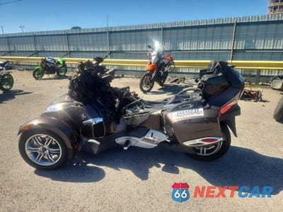 Trzecie zdjęcie samochodu z tyłu: 2012 CAN-AM SPYDER ROADSTER RT-LTD VIN:2BXJBRC16CV000741 - miniatura