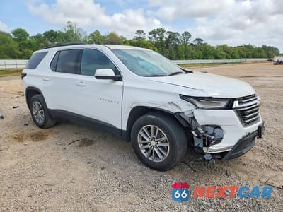 Czwarte zdjęcie samochodu z boku: 2023 CHEVROLET TRAVERSE LT VIN:1GNERHKW0PJ200044 - miniatura