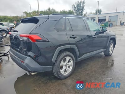 Trzecie zdjęcie samochodu z tyłu: 2020 TOYOTA RAV4 XLE VIN:2T3W1RFV7LC050989 - miniatura
