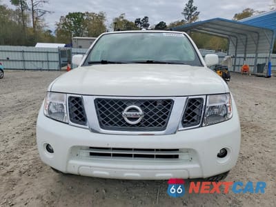 Piąte zdjęcie samochodu w środku: 2010 NISSAN PATHFINDER VIN:5N1AR1NN4AC605526 - miniatura
