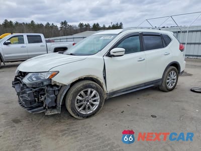 2017 NISSAN ROGUE SV 5N1AT2MT2HC815883 - główne zdjęcie licytacji z USA - miniatura