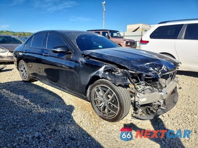 Czwarte zdjęcie samochodu z boku: 2022 MERCEDES-BENZ E 350 VIN:W1KZF8DB2NB083951 - miniatura