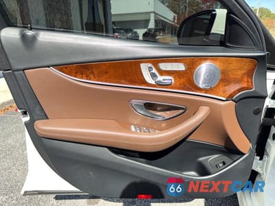 Zdjęcie 13 z 14 samochodu: 2017 MERCEDES-BENZ E 300 4MAT 4MATIC VIN:WDDZF4KB0HA109503 - miniatura