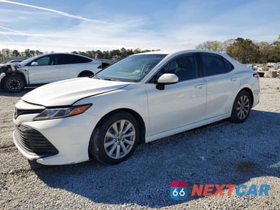 2020 TOYOTA CAMRY LE 4T1C11AK7LU917512 - główne zdjęcie licytacji z USA - miniatura