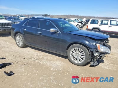 Czwarte zdjęcie samochodu z boku: 2013 CHRYSLER 300C VARVATOS VIN:2C3CCAJG5DH712516 - miniatura