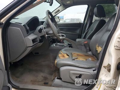 Zdjęcie 7 z 12 samochodu: 2005 JEEP GRAND CHEROKEE LAREDO VIN:1J4GR48K75C630809 - miniatura