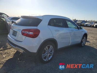 Trzecie zdjęcie samochodu z tyłu: 2020 MERCEDES-BENZ GLA 250 4MATIC VIN:WDCTG4GB2LJ651260 - miniatura