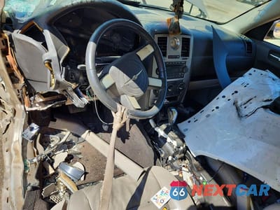 Zdjęcie 8 z 11 samochodu: 2006 CHRYSLER 300 TOURING VIN:2C3KA53G16H225936 - miniatura