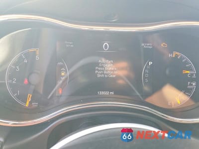 Zdjęcie 9 z 12 samochodu: 2014 JEEP GRAND CHEROKEE LIMITED VIN:1C4RJFBM5EC378795 - miniatura