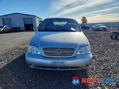 Piąte zdjęcie samochodu w środku: 2005 KIA SEDONA LX VIN:KNDUP132056760935 - miniatura