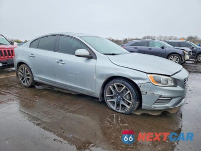 Czwarte zdjęcie samochodu z boku: 2017 VOLVO S60 DYNAMIC VIN:YV140MTL6H2440166 - miniatura