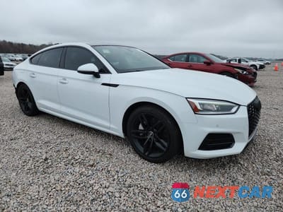 Czwarte zdjęcie samochodu z boku: 2019 AUDI A5 PREMIUM PLUS VIN:WAUBNCF55KA096653 - miniatura