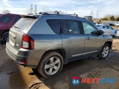 Trzecie zdjęcie samochodu z tyłu: 2011 JEEP COMPASS SPORT VIN:1J4NT1FAXBD290630 - miniatura