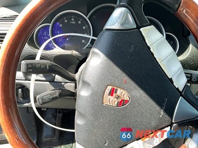 Zdjęcie 9 z 10 samochodu: 2004 PORSCHE CAYENNE S VIN:WP1AB29P44LA72803 - miniatura