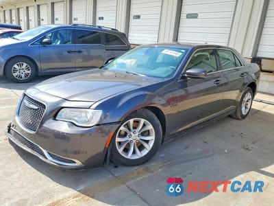 2015 CHRYSLER 300 LIMITED 2C3CCAAG2FH813922 - główne zdjęcie licytacji z USA - miniatura