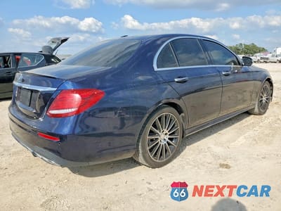Trzecie zdjęcie samochodu z tyłu: 2017 MERCEDES-BENZ E 300 4MATIC VIN:WDDZF4KB8HA225712 - miniatura