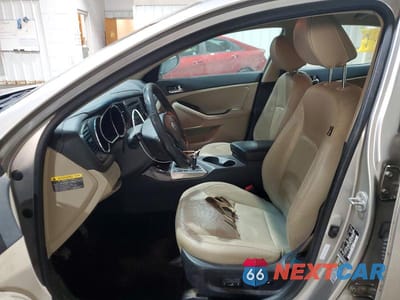 Zdjęcie 7 z 11 samochodu: 2012 KIA OPTIMA VIN:5XXGN4A76CG083665 - miniatura