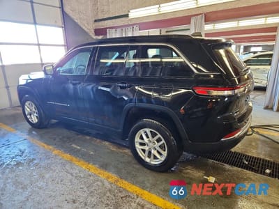 Drugie zdjęcie samochodu z przodu: 2024 JEEP GRAND CHEROKEE LAREDO VIN:1C4RJHAG0RC263017 - miniatura