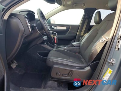 Zdjęcie 7 z 13 samochodu: 2020 VOLVO XC40 T5 MOMENTUM VIN:YV4162UK0L2278235 - miniatura