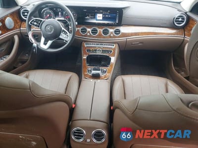 Zdjęcie 8 z 12 samochodu: 2019 MERCEDES-BENZ E 450 4MATIC VIN:WDDZH6JB2KA525969 - miniatura
