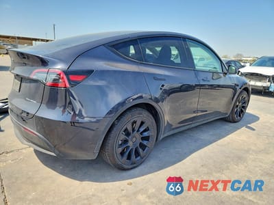 Trzecie zdjęcie samochodu z tyłu: 2024 TESLA MODEL Y VIN:7SAYGAEEXRF066274 - miniatura