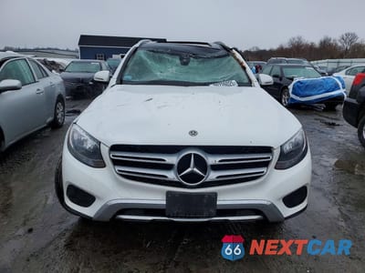 Piąte zdjęcie samochodu w środku: 2018 MERCEDES-BENZ GLC 300 4MATIC VIN:WDC0G4KB7JV043721 - miniatura