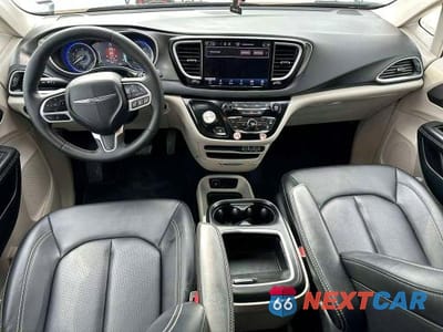 Piąte zdjęcie samochodu w środku: 2024 CHRYSLER PACIFICA TOURING L VIN:2C4RC1BGXRR116274 - miniatura