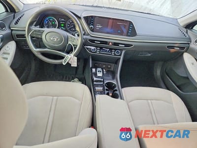 Zdjęcie 8 z 11 samochodu: 2023 HYUNDAI SONATA HYBRID SEL VIN:KMHL34JJ7PA081775 - miniatura