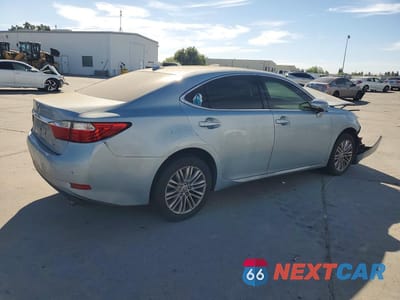 Trzecie zdjęcie samochodu z tyłu: 2013 LEXUS ES 350 BASE VIN:JTHBK1GG7D2070583 - miniatura