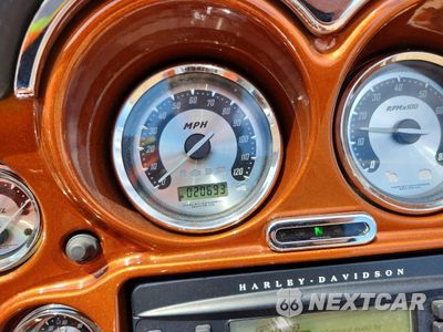 Zdjęcie 7 z 9 samochodu: 2008 HARLEY-DAVIDSON FLHTCUSE3 105TH ANNIVERSARY EDITION VIN:1HD1PR8418Y957549 - miniatura