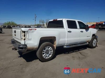 Trzecie zdjęcie samochodu z tyłu: 2016 CHEVROLET SILVERADO K2500 HEAVY DUTY VIN:1GC1KUEG9GF150045 - miniatura