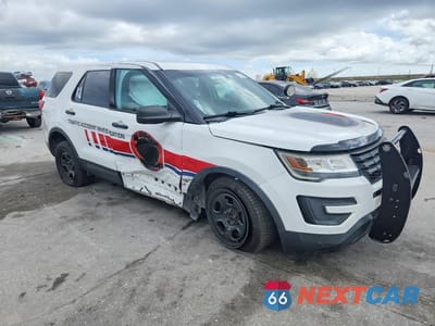 Czwarte zdjęcie samochodu z boku: 2017 FORD EXPLORER POLICE INTERCEPTOR VIN:1FM5K8AR1HGB93768 - miniatura