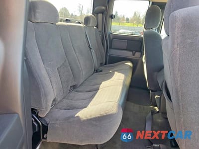 Zdjęcie 10 z 13 samochodu: 2006 CHEVROLET SILVERADO K1500 VIN:1GCEK19T56Z247098 - miniatura
