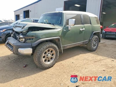 2013 TOYOTA FJ CRUISER BASE JTEBU4BFXDK154033 - główne zdjęcie licytacji z USA - miniatura