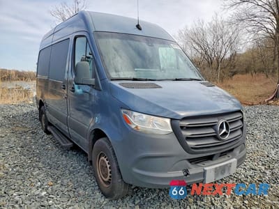 Czwarte zdjęcie samochodu z boku: 2019 MERCEDES BENZ SPRINTER 2500 DELIVERY VAN VIN:WD4PF0CD7KP047957 - miniatura