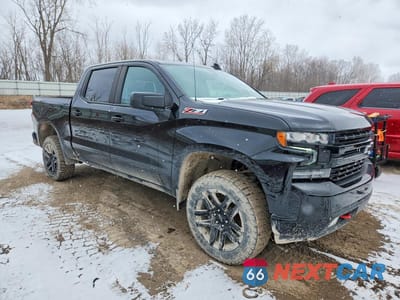 Czwarte zdjęcie samochodu z boku: 2021 CHEVROLET SILVERADO K1500 LT TRAIL BOSS VIN:3GCPYFED6MG383174 - miniatura