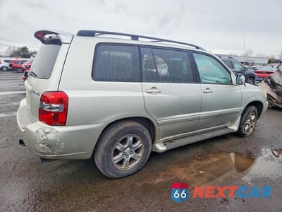 Trzecie zdjęcie samochodu z tyłu: 2004 TOYOTA HIGHLANDER BASE VIN:JTEEP21A340061784 - miniatura