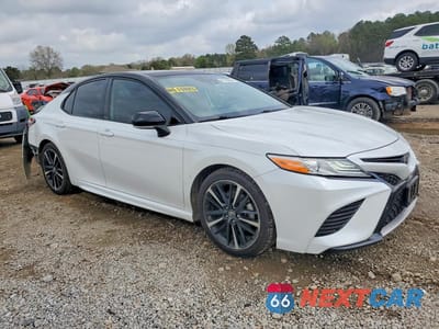 Czwarte zdjęcie samochodu z boku: 2020 TOYOTA CAMRY XSE VIN:4T1K61AK1LU332941 - miniatura