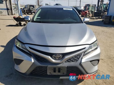 Piąte zdjęcie samochodu w środku: 2019 TOYOTA CAMRY SE VIN:4T1B11HK2KU818211 - miniatura