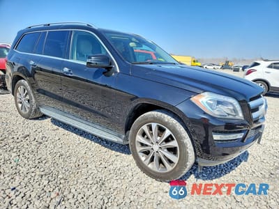 Czwarte zdjęcie samochodu z boku: 2015 MERCEDES-BENZ GL 450 4MATIC VIN:4JGDF6EE5FA582408 - miniatura