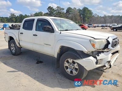 Czwarte zdjęcie samochodu z boku: 2013 TOYOTA TACOMA V6 VIN:3TMLU4EN4DM133876 - miniatura