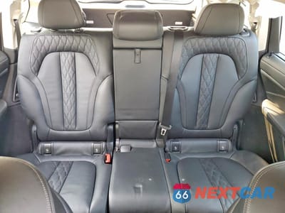 Zdjęcie 10 z 13 samochodu: 2025 BMW X7 XDRIVE40I VIN:5UX23EM02S9X95637 - miniatura