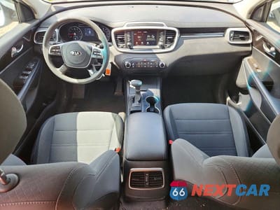 Zdjęcie 8 z 14 samochodu: 2020 KIA SORENTO LX VIN:5XYPG4A37LG660187 - miniatura