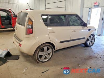Trzecie zdjęcie samochodu z tyłu: 2011 KIA SOUL ! VIN:KNDJT2A2XB7343982 - miniatura
